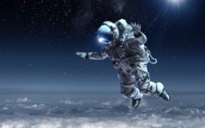 ასტრონავტი კოსმოსში